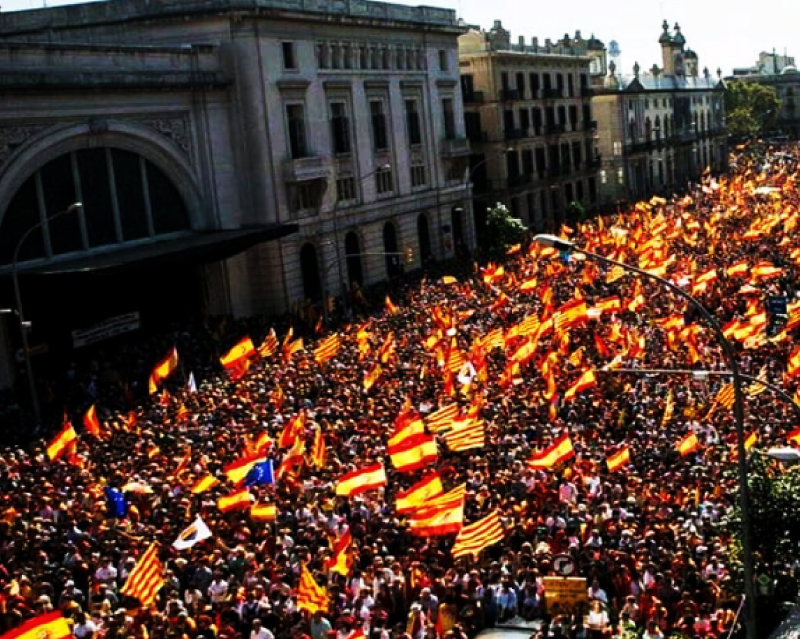 Gran manifestación contra el golpe independentista
